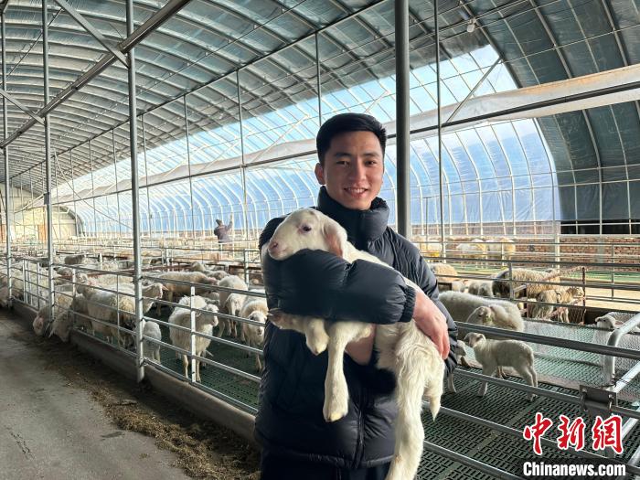 中外师生参访赤峰 感知草原“金”名片